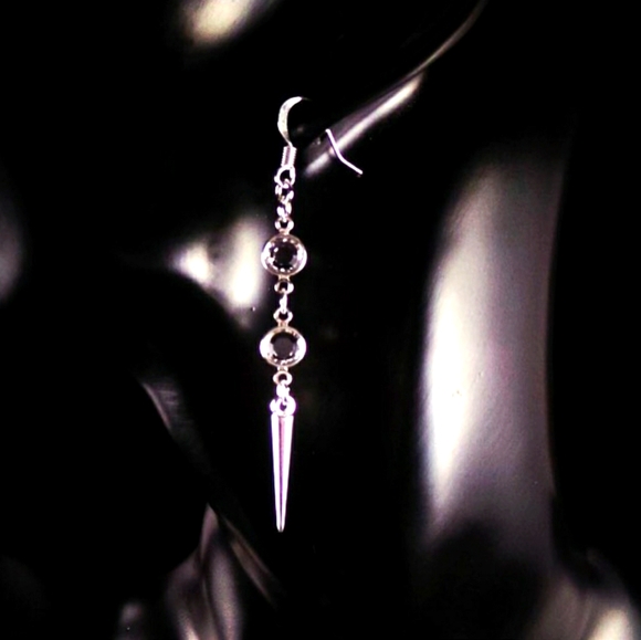 Silver Swarovski Crystal Dangle Earrings - Picture 1 of 1